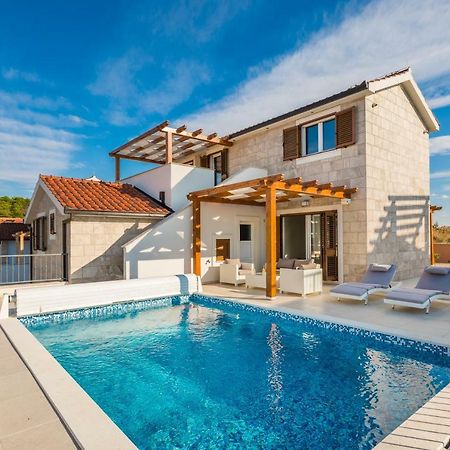 Villa Diomedes With The Sea View And The Pool Rogoznica  Buitenkant foto