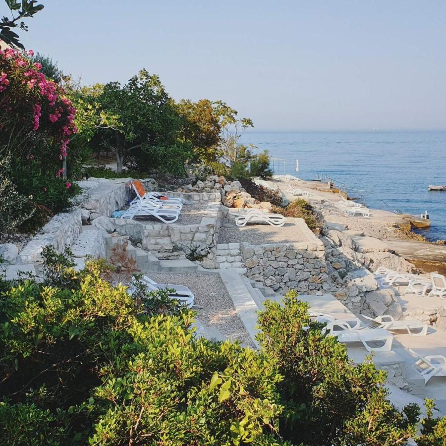 Villa Diomedes With The Sea View And The Pool Rogoznica  Buitenkant foto